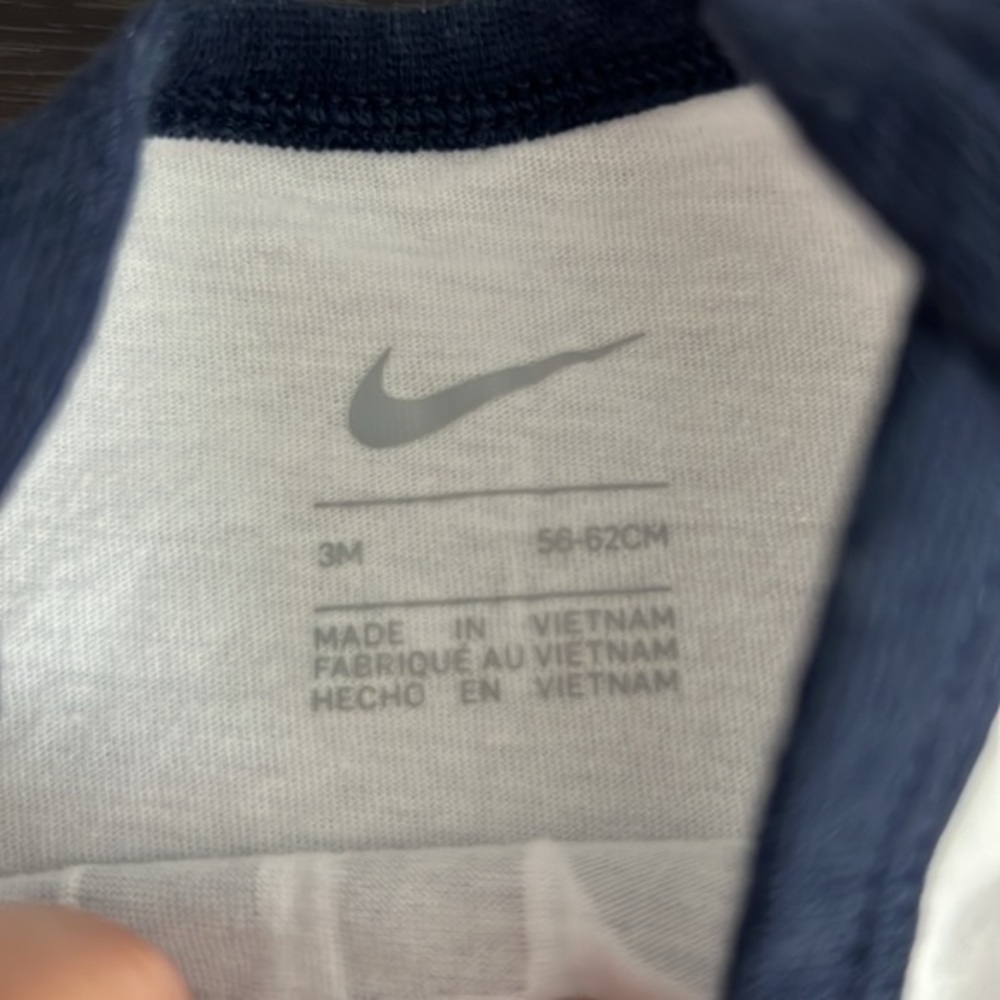 Nike - Picture 6 of 7